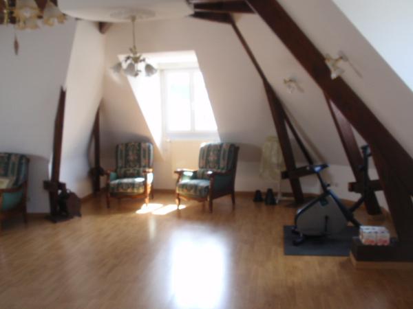 GRAND APPARTEMENT  au 3ème  avec ascenseur ...