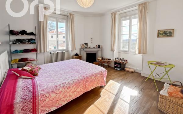 Maison à vendre    7 pièces • 193 m2 Aubenas