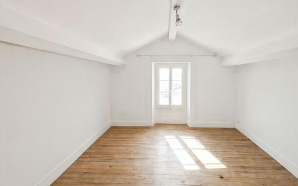 Maison à vendre    7 pièces • 193 m2 Aubenas