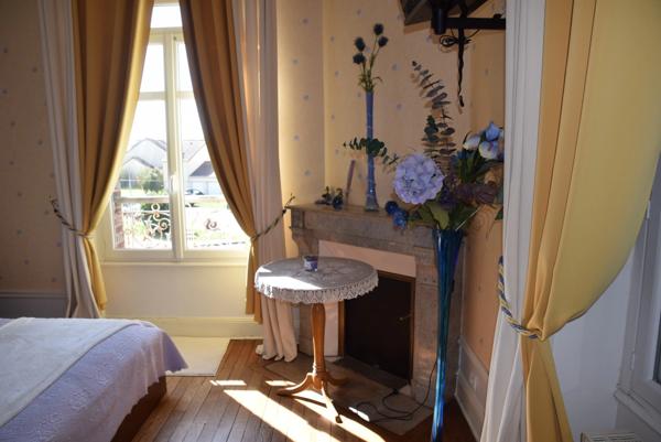 Dpt Aube (10), à vendre ESTISSAC maison P11