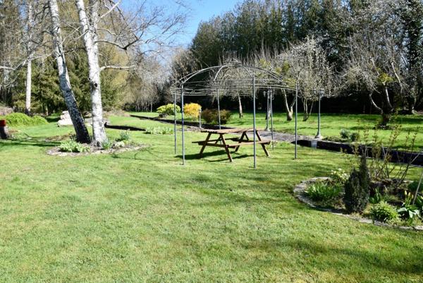 Dpt Aube (10), à vendre ESTISSAC maison P11