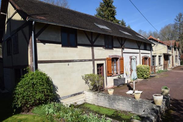 Dpt Aube (10), à vendre ESTISSAC maison P11