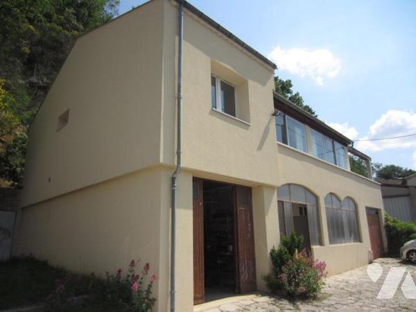 Grande maison avec remise et terrain attenant