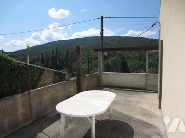 Grande maison avec remise et terrain attenant