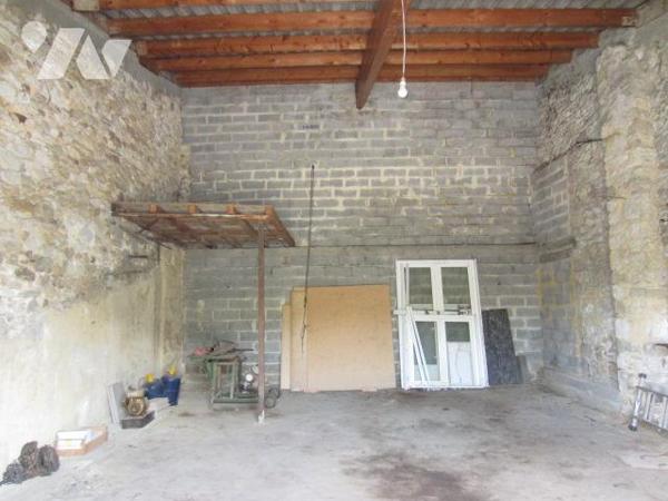 Grande maison avec remise et terrain attenant