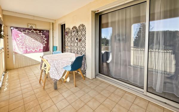 Appartement à vendre    3 pièces • 69,26 m2 Fréjus
