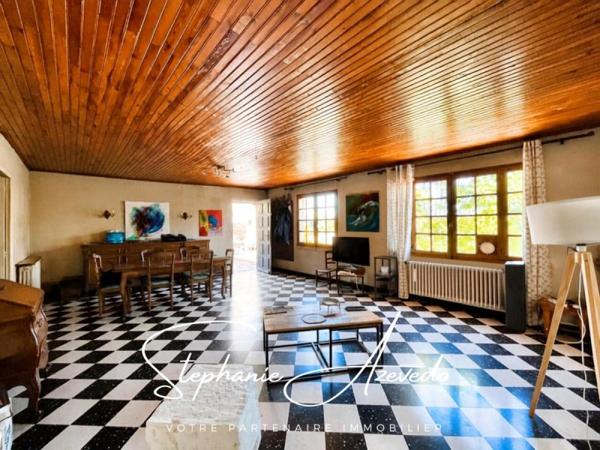 Vente / Maison avec dépendance à Nîmes (30900)