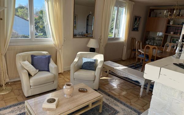 Maison à vendre    5 pièces •  Magné