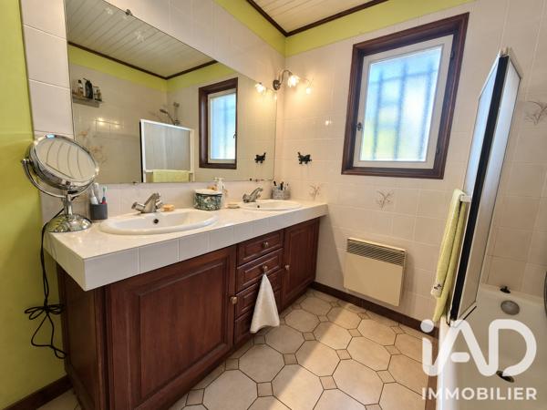 Maison à vendre 5 pièces 127 m² Saint-Germain-Laprade
