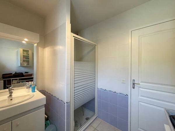 Appartement à vendre 3 pièces terrasse et grand garage (05)