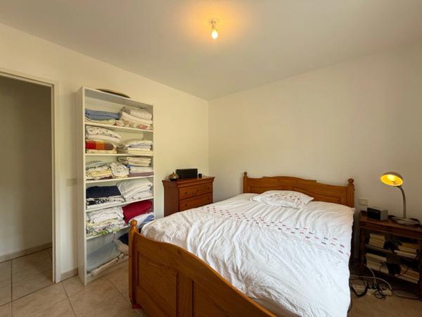 Appartement à vendre 3 pièces terrasse et grand garage (05)