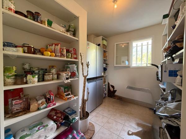 Appartement à vendre 3 pièces terrasse et grand garage (05)