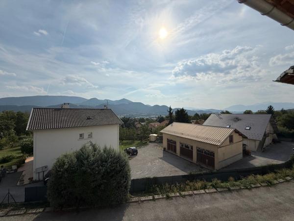 Appartement à vendre 3 pièces terrasse et grand garage (05)