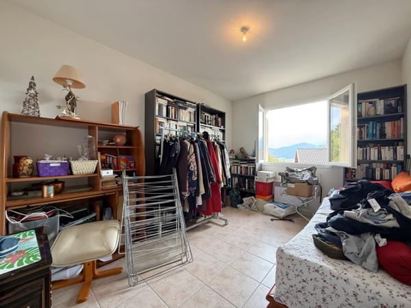 Appartement à vendre 3 pièces terrasse et grand garage (05)