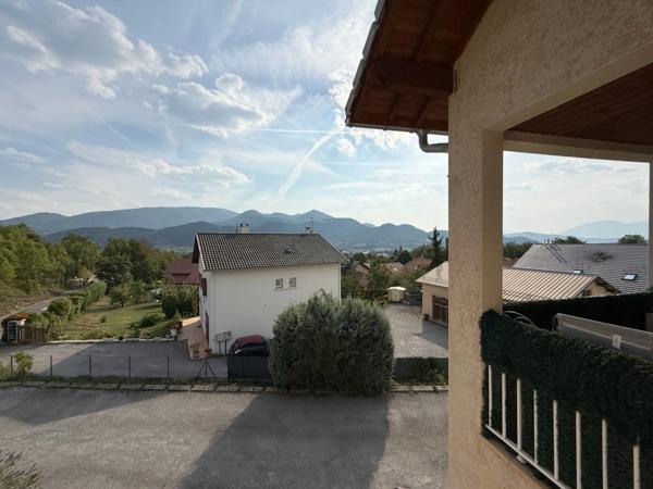 Appartement à vendre 3 pièces terrasse et grand garage (05)