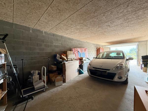 Appartement à vendre 3 pièces terrasse et grand garage (05)