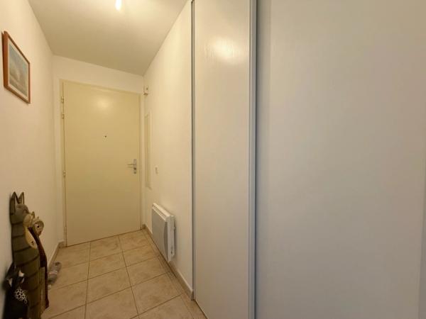 Appartement à vendre 3 pièces terrasse et grand garage (05)