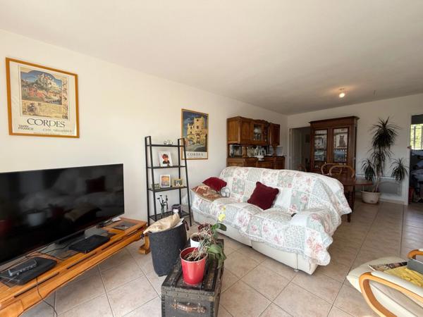 Appartement à vendre 3 pièces terrasse et grand garage (05)