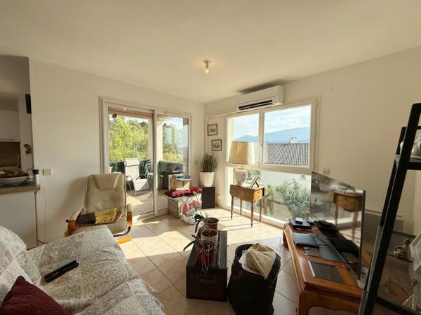 Appartement à vendre 3 pièces terrasse et grand garage (05)