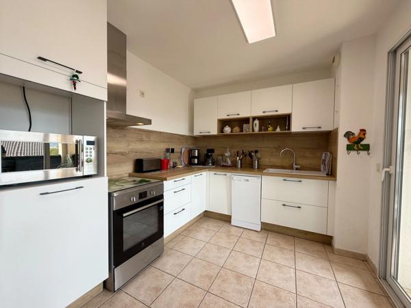 Appartement à vendre 3 pièces terrasse et grand garage (05)