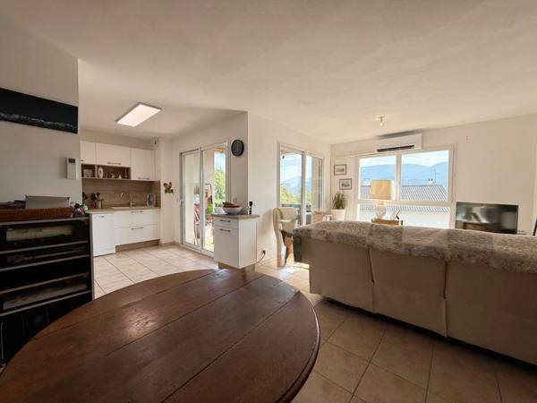 Appartement à vendre 3 pièces terrasse et grand garage (05)