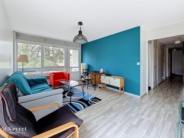 OULLINS - IDÉAL INVESTISSEURS ET PRIMO ACCÉDANT - T3 69 m2 avec balcon et cave à 5 min du métro B