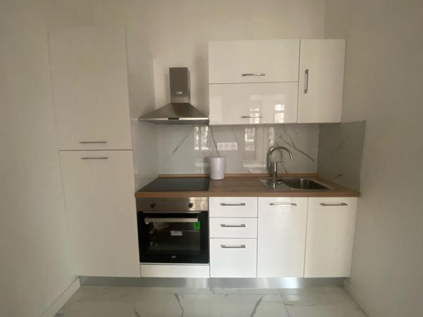 A LOUER : T3 à LILLE • Rue Parvis Saint-Maurice - Gare lille flandres • 1 070 € CC • Réf. G596-1