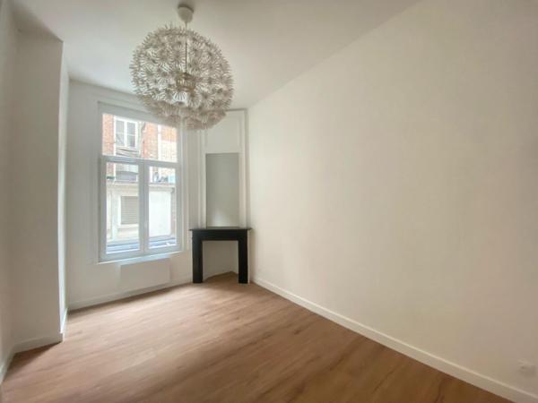 A LOUER : T3 à LILLE • Rue Parvis Saint-Maurice - Gare lille flandres • 1 070 € CC • Réf. G596-1