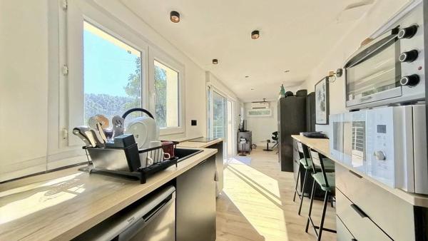 A VENDRE - VENCE - MAISON INDIVIDUELLE 122,76m2 -  4 PIÈCES  -  STUDIO INDÉPENDANT