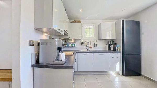 A VENDRE - VENCE - MAISON INDIVIDUELLE 122,76m2 -  4 PIÈCES  -  STUDIO INDÉPENDANT