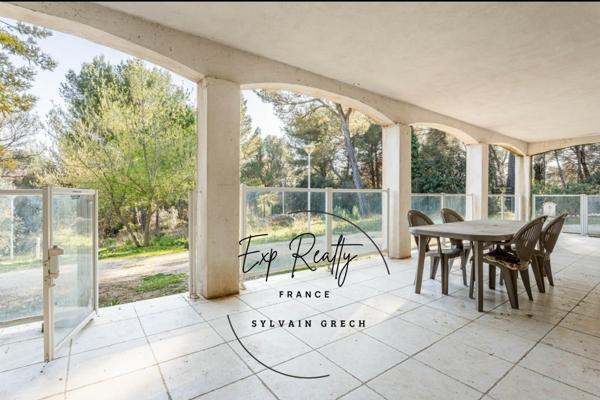 Propriété d’exception 394 m² – Terrain 10 800 m² – Piscine, dépendance, écurie