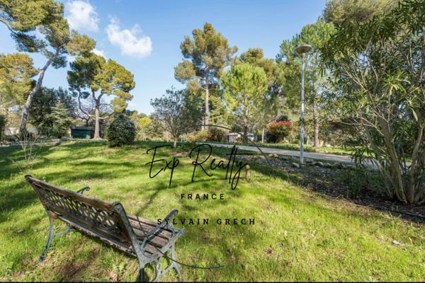 Propriété d’exception 394 m² – Terrain 10 800 m² – Piscine, dépendance, écurie