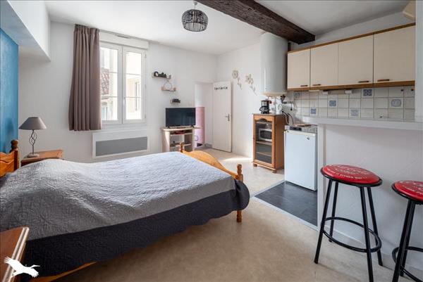 Immeuble à vendre |  Saintes |  200 m²