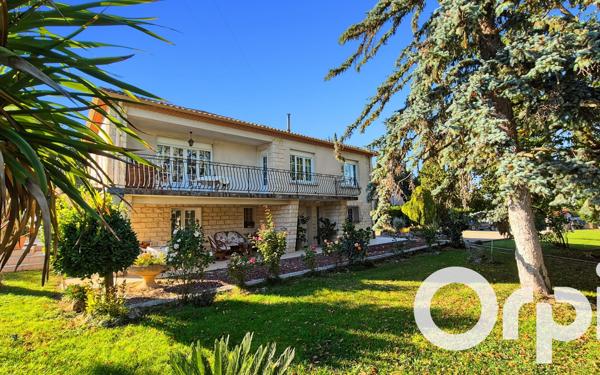 Maison à vendre    6 pièces •  Pont-Saint-Esprit