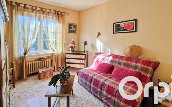 Maison à vendre    6 pièces •  Pont-Saint-Esprit