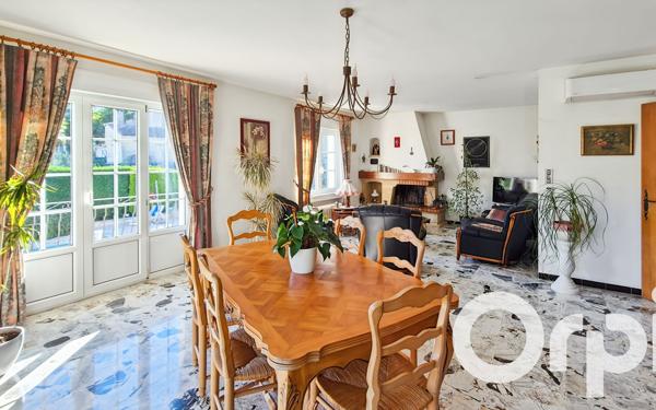 Maison à vendre    6 pièces •  Pont-Saint-Esprit