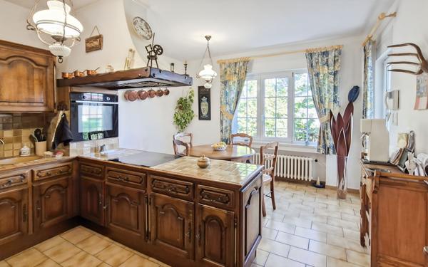 Maison à vendre    6 pièces •  Pont-Saint-Esprit