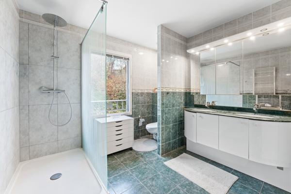 Divonne-les-Bains (01220) Appartement de standing 3 chambres - Proximité centre ville