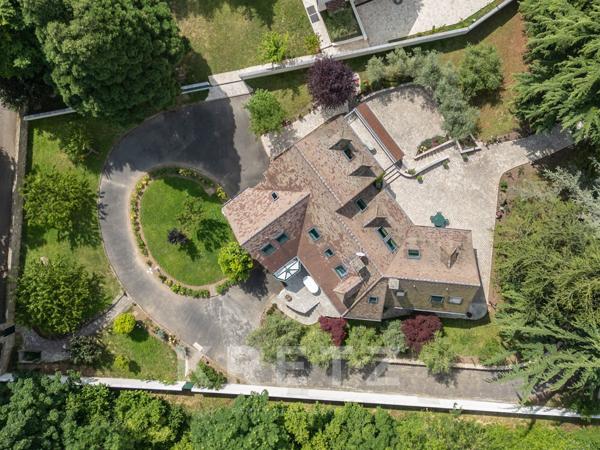 Propriété familiale avec piscine