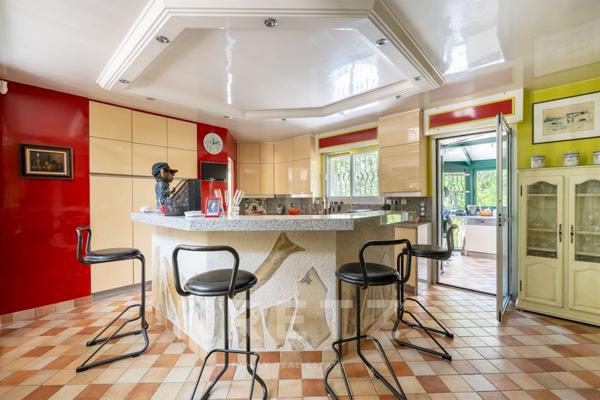 Propriété familiale avec piscine