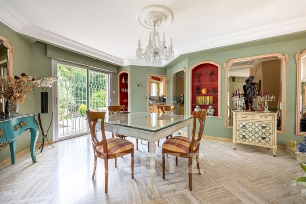 Propriété familiale avec piscine