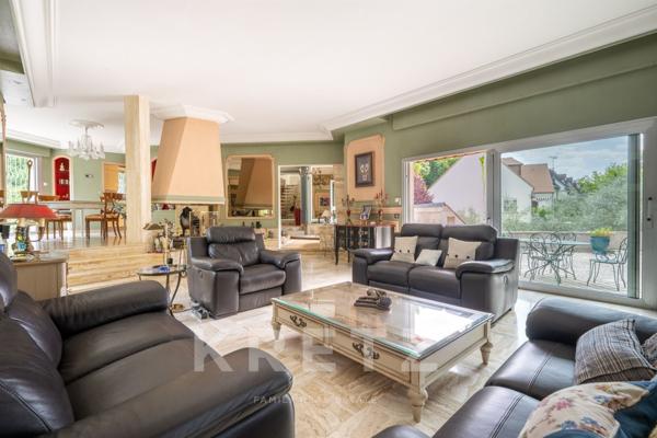 Propriété familiale avec piscine