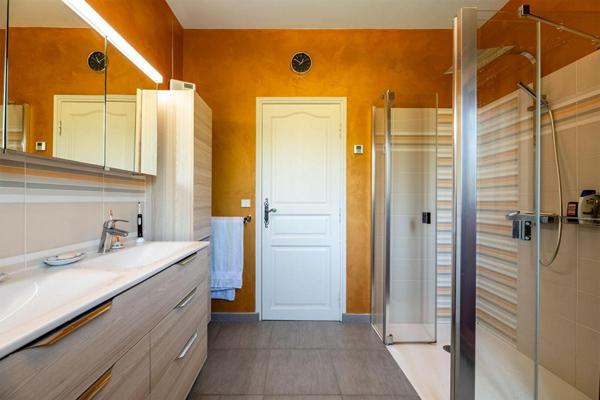 Maison de caractère 230 m² ,4 chambres, piscine, parc 3650m²