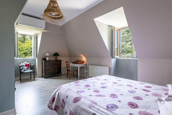 Maison de caractère 230 m² ,4 chambres, piscine, parc 3650m²