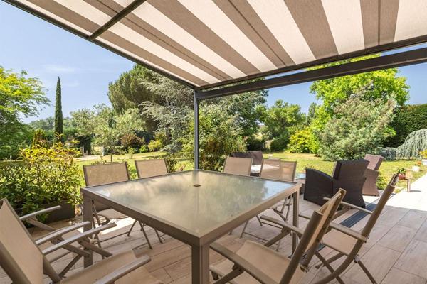 Maison de caractère 230 m² ,4 chambres, piscine, parc 3650m²