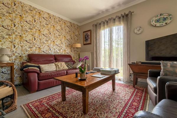 Maison de caractère 230 m² ,4 chambres, piscine, parc 3650m²