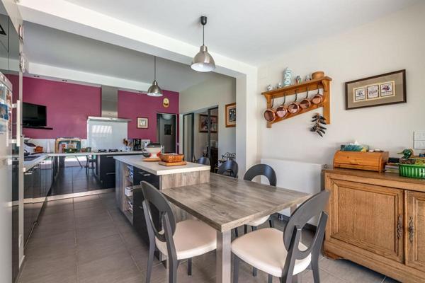 Maison de caractère 230 m² ,4 chambres, piscine, parc 3650m²