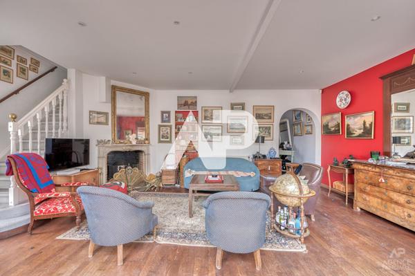 Maison Rueil Malmaison 7 pièce(s) 165m2 1 100 000 € **  - Référence  20040