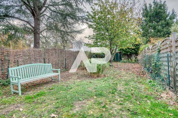 Maison Rueil Malmaison 7 pièce(s) 165m2 1 100 000 € **  - Référence  20040