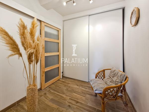 À vendre – Authentique maison de caractère avec vue imprenable sur le Luberon – 2 hectares de terrain.